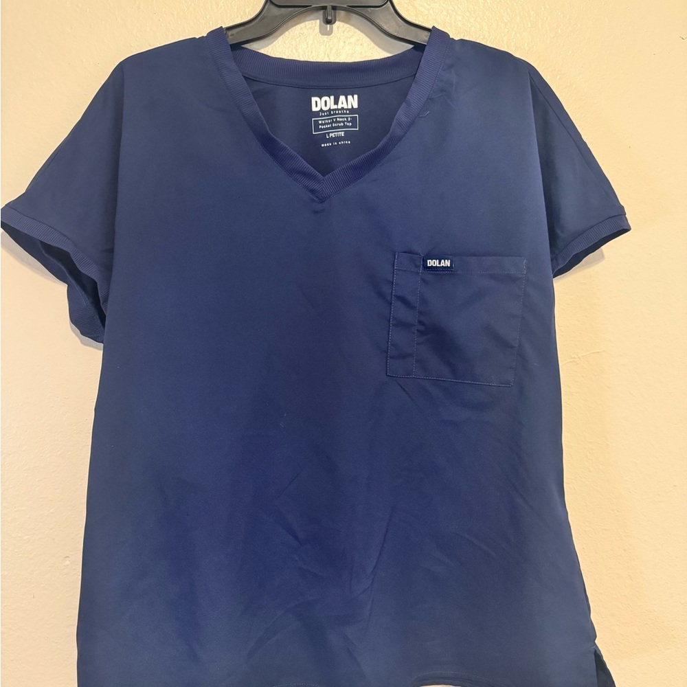 Dolan Navy Blue V-Neck Scrub Top in Size Large Petite